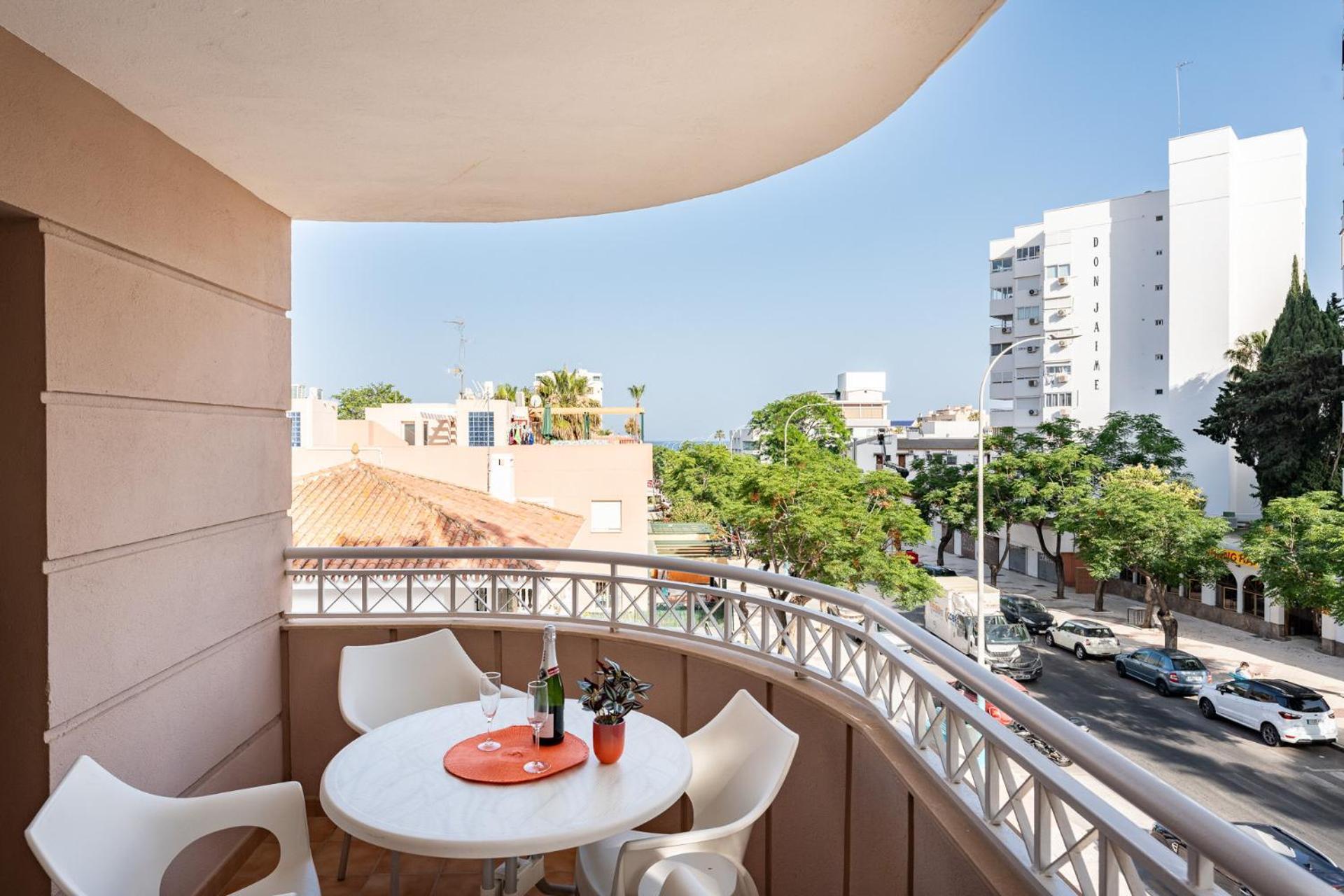טורמולינוס Malagasuite Costa Sol Oasis מראה חיצוני תמונה